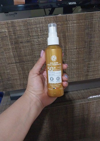 Beden Yves Rocher Solaire SPF 50+ Güneş Spreyi 150 ml