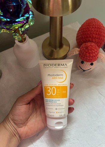 Bioderma Photoderm AKN Mat SPF 30 Güneş Kremi - Görsel 2