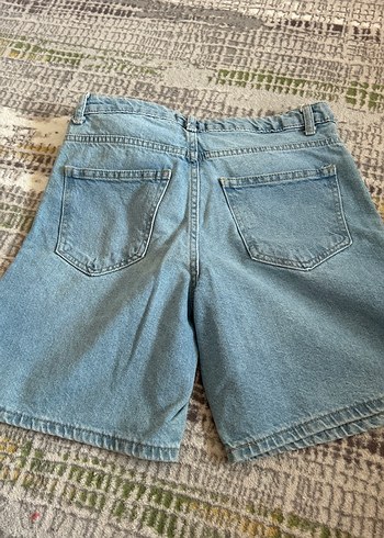 36 Beden Gri Renk Düğmeli Bol Kesim Mini Denim Şort