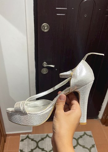 38 Beden Beyaz Parlak Tokalı Topuklu gelin Ayakkabı