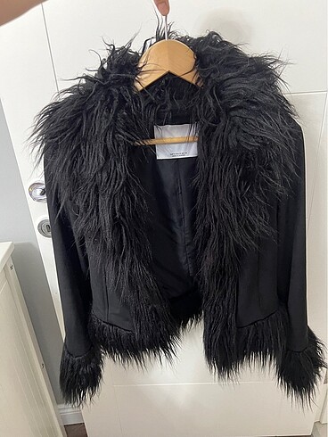 Bershka tüylü ceket mont