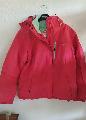 Kirmizi Columbia Mont