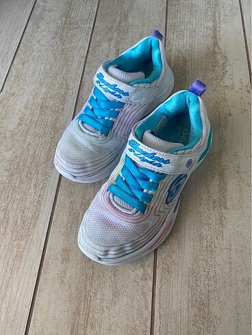 Skechers 28 no