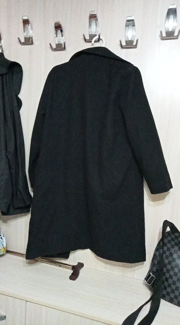 Düğmeli Siyah Midi Kadın Kaban - Görsel 3