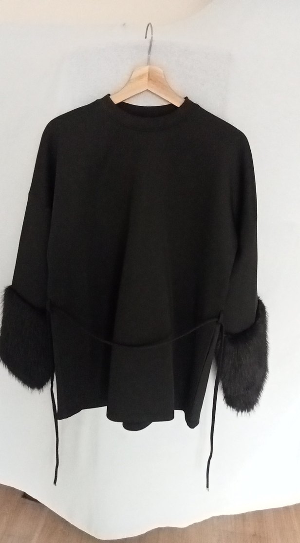 Kürk Detaylı Siyah Kadın Sweatshirt - Görsel 2