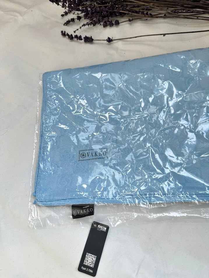 Mavi Parlak Kadın Şal - Görsel 5