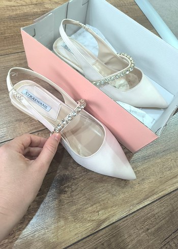 Beyaz Tokalı Blok Topuklu Kadın Abiye Ayakkabı - Görsel 3