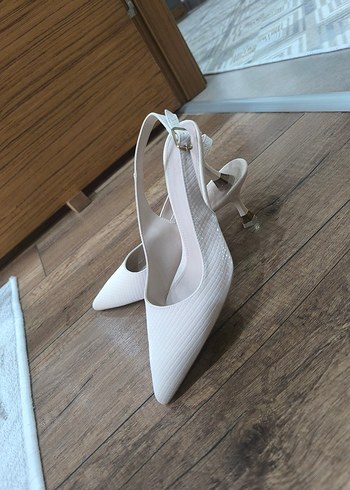 Beyaz Zebra Desenli Topuklu Kadın Ayakkabı - Görsel 4