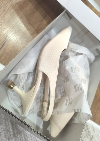 Beyaz Zebra Desenli Topuklu Kadın Ayakkabı - Görsel 3