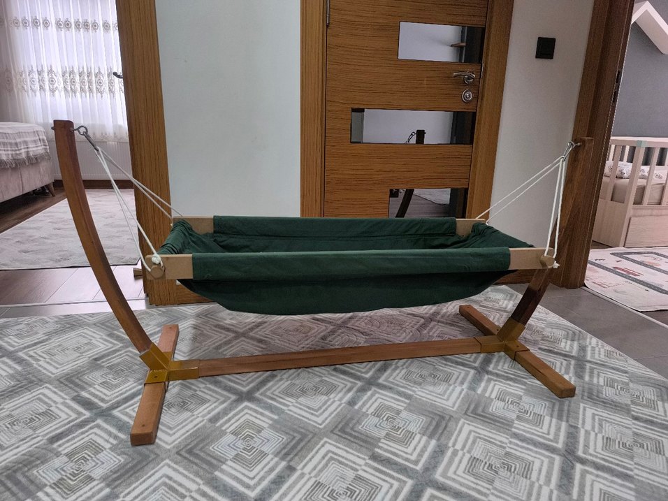 Ahşap Ayaklı Koyu Yeşil Bebek Beşiği - Görsel 5