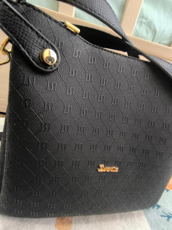 Siyah Deri Minimalist Tokalı Kadın Çanta - Görsel 3