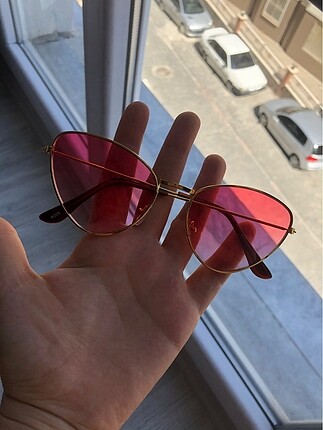 Pembe cat eye