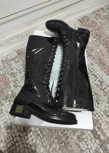 36 Beden Kadın Siyah Deri Diz Üstü Goth Botlar