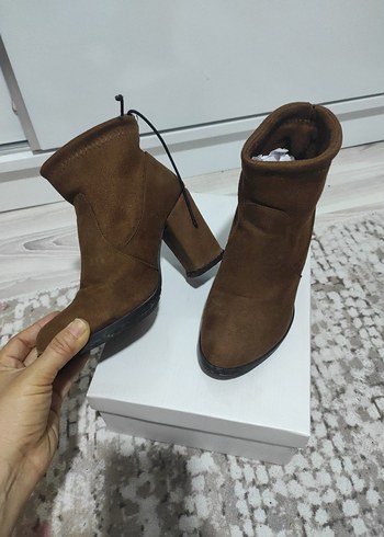 Kahverengi Süet Kadın Topuklu Bot - Görsel 4