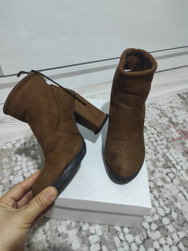 Kahverengi Süet Kadın Topuklu Bot - Görsel 5