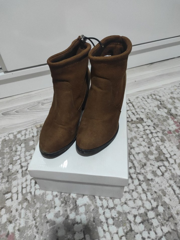 Kahverengi Süet Kadın Topuklu Bot - Görsel 3