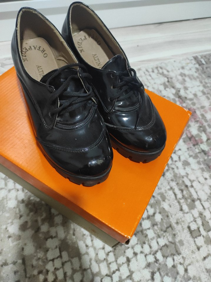 Kadın Siyah Rugan Topuklu Klasik Ayakkabı - Görsel 3