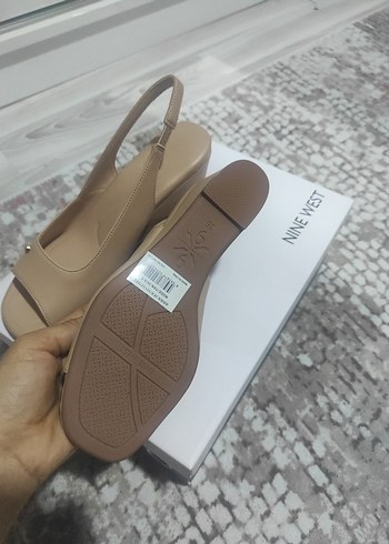 36 Beden Bej Kadın Dolgu Topuklu Sandalet
