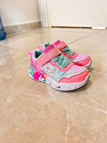 Skechers 22 numara