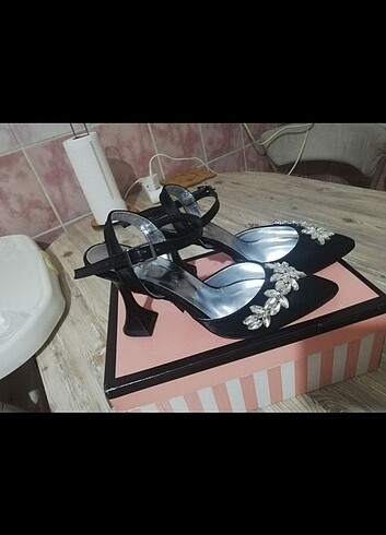 40 Beden Stiletto 