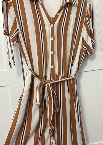 Kahverengi Çizgili V Yaka Uzun Elbise - Görsel 3