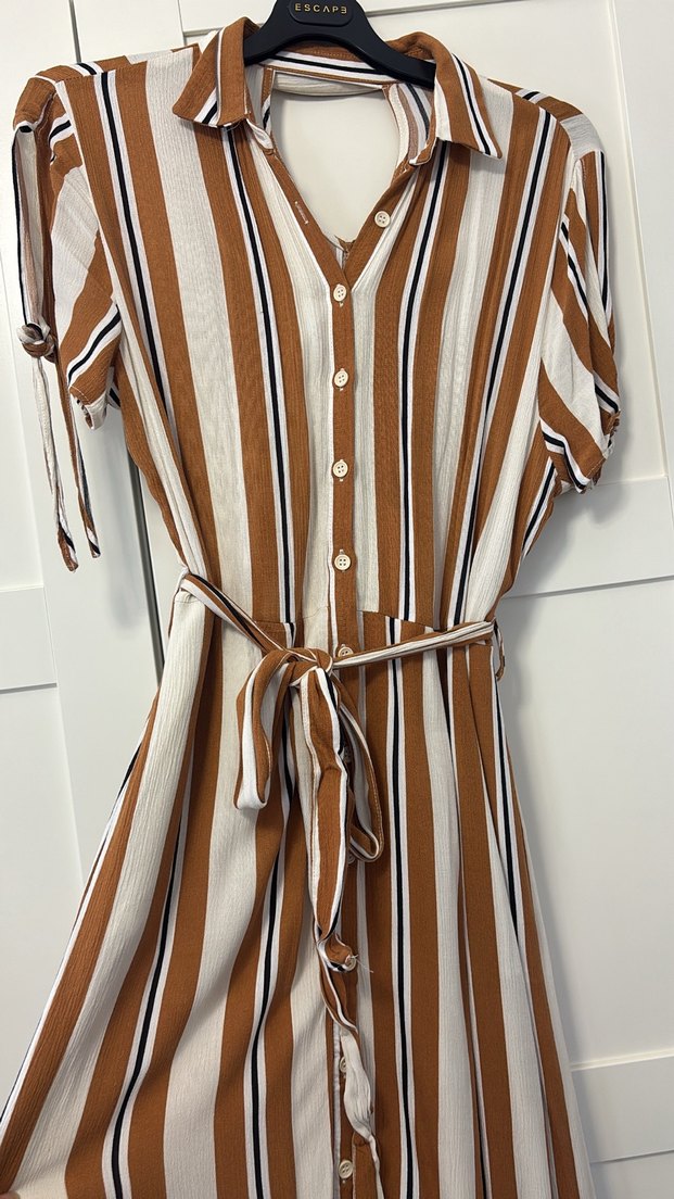 Kahverengi Çizgili V Yaka Uzun Elbise - Görsel 3