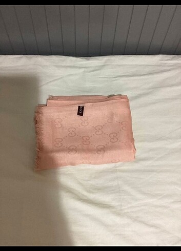 Gucci, pamuklu şal