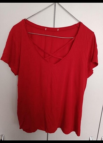 Kırmızı T-shirt