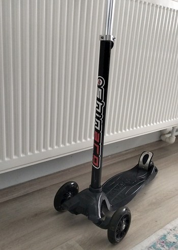 Siyah Çocuk Scooterı Üç Tekerlekli - Görsel 2