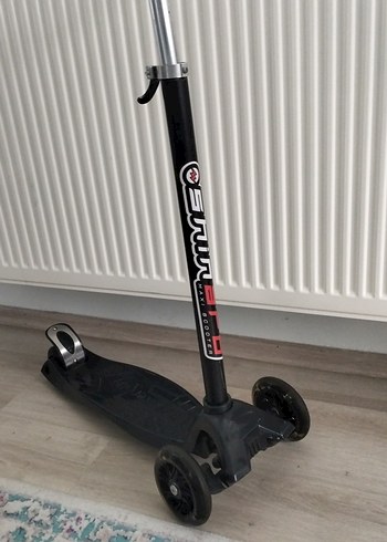 Siyah Çocuk Scooterı Üç Tekerlekli - Görsel 3