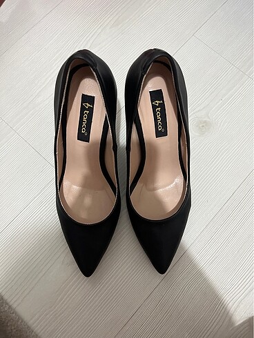 kemal tanca siyah stiletto