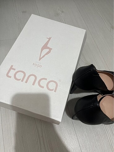 37 Beden kemal tanca siyah stiletto
