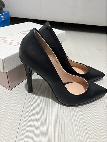 Kemal Tanca kemal tanca siyah stiletto