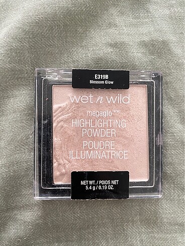 wet n wild pudra highlighter