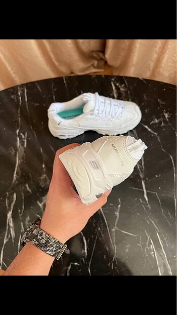 38 Beden beyaz Renk Skechers