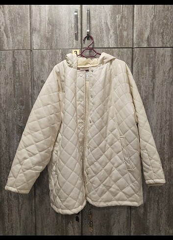 LC Waikiki LCW kapitone deri görünümlü oversize mont