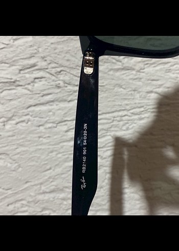  Beden siyah Renk Parlak Siyah Ray-Ban Kadın Güneş Gözlüğü