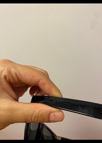 Parlak Siyah Ray-Ban Kadın Güneş Gözlüğü - Görsel 9