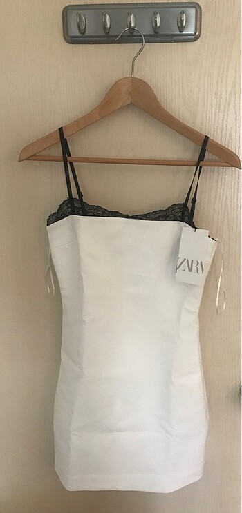 s Beden beyaz Renk Zara kontrast dantel detaylı kısa elbise