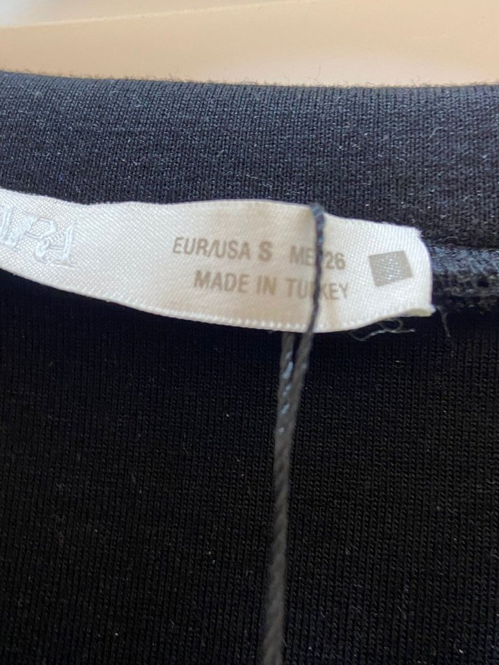 Siyah Düğme Detaylı Kısa Sweatshirt - Görsel 4