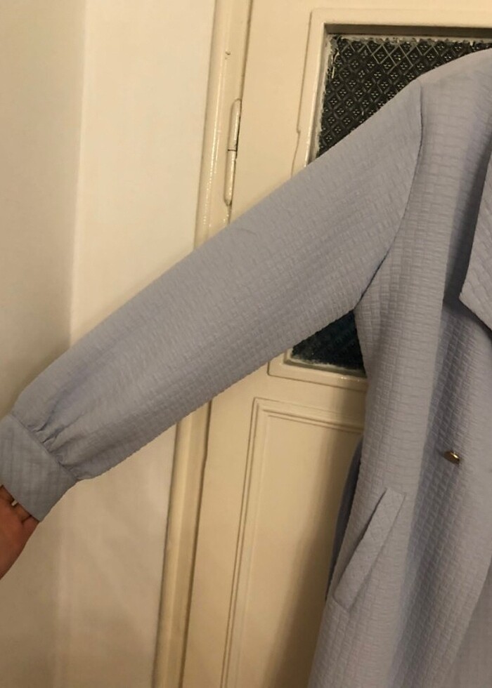 Etiketli parduse hafif kumaşı var  - Görsel 3