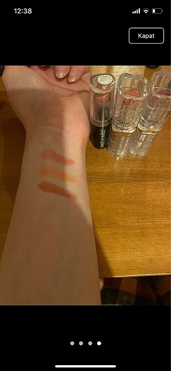 Beden çeşitli Renk Loreal color shine ve wet n wild ruj