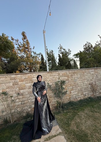 Uzun Siyah pelerinli drapeli ağır abiye elbise