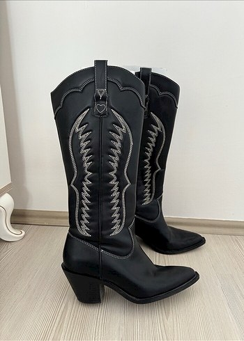 36 Beden Stradivarius kovboy çizme