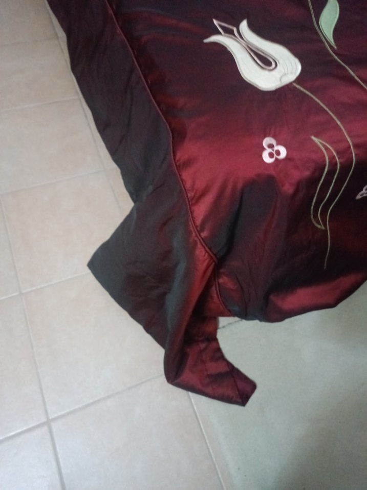 Bordo Nakışlı Yatak Örtüsü - Görsel 3
