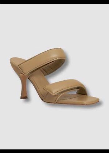 Bej Deri Stiletto Topuklu Kadın Terlik