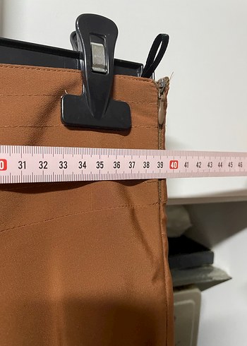 Bej Uzun Dökümlü Kadın Etek - Görsel 2