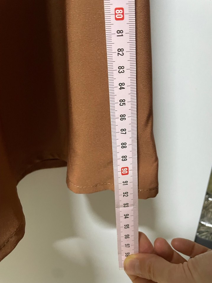 Bej Uzun Dökümlü Kadın Etek - Görsel 3