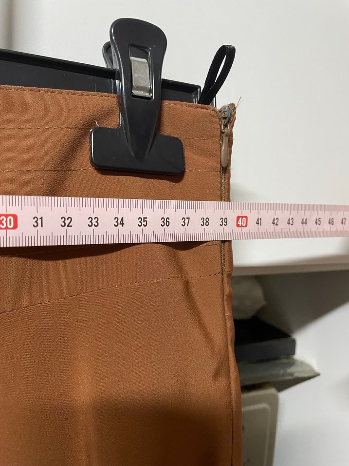 Bej Uzun Dökümlü Kadın Etek - Görsel 2