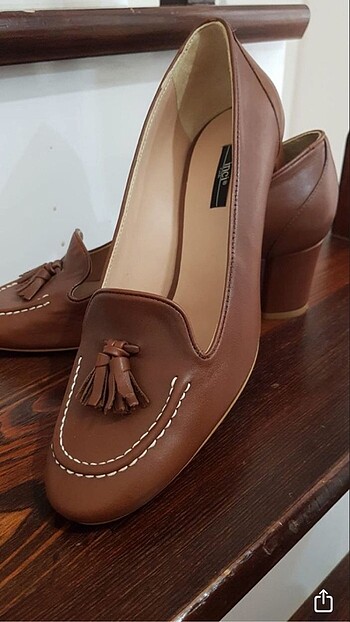 Kahverengi alçak topuklu ayakkabı